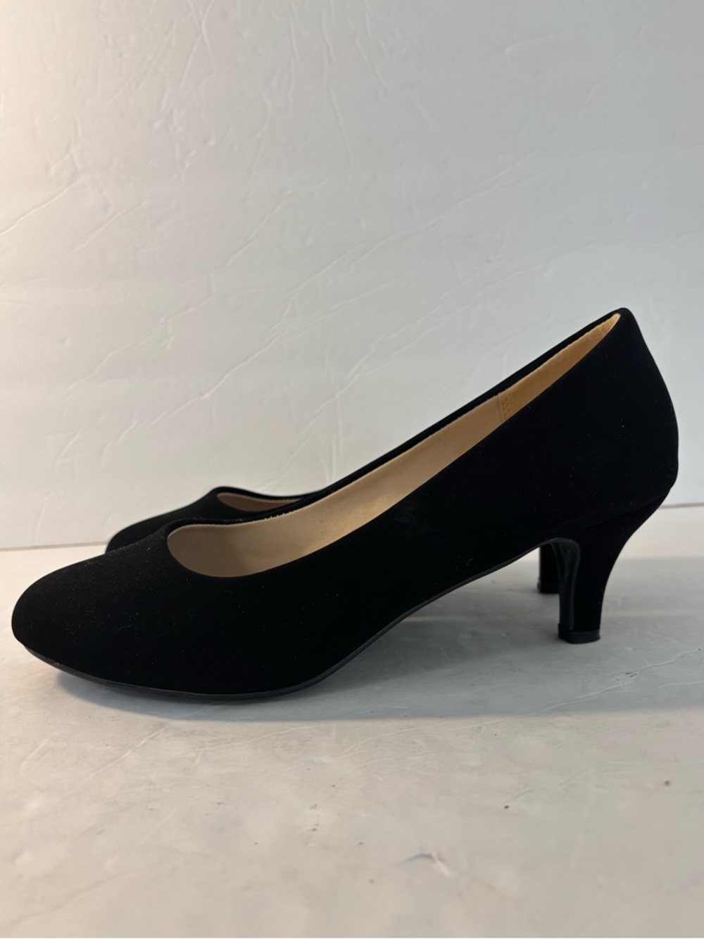 DREAM PAIRS Luvly Black Faux Suede pumps Size 9W - Picture 3 of 7